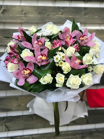 Букет цветов из: Розы и Хризантемы в Шабурново