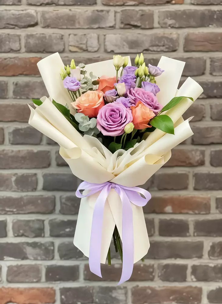 Букет цветов из: Лизиантусы и Розы в Шабурново