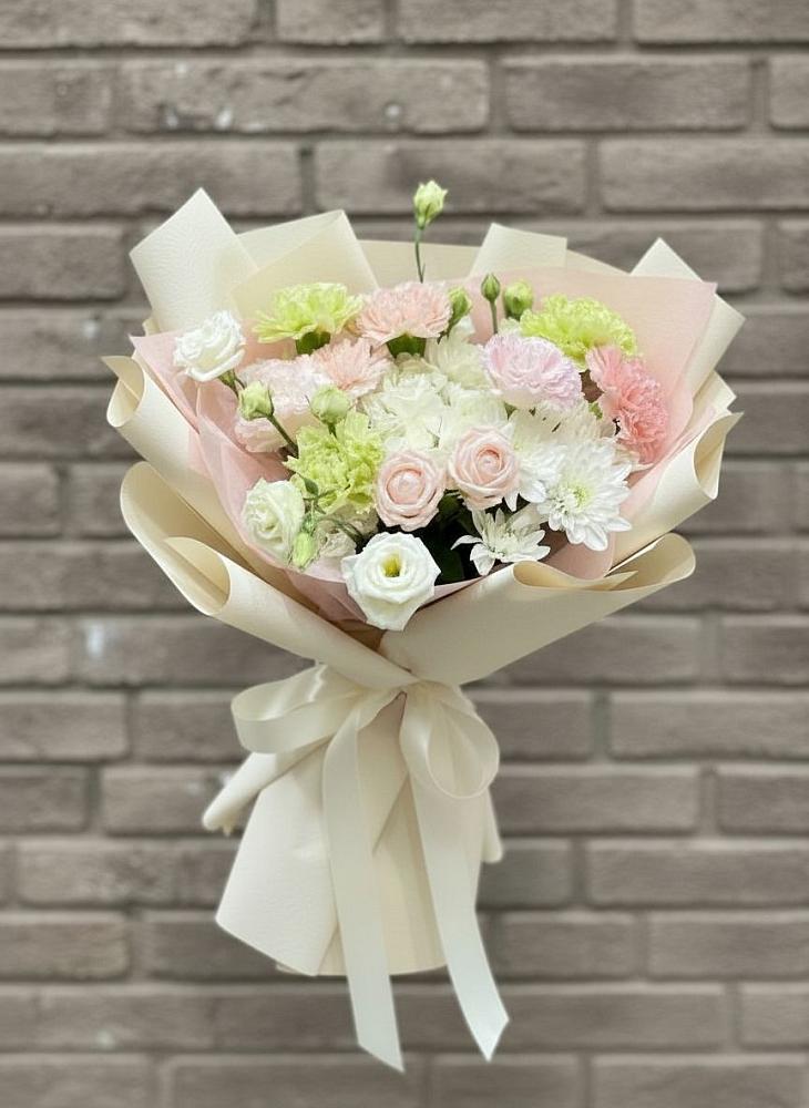 Букет цветов из: Гвоздики, Розы, Лизиантусы и Хризантемы в Шабурново