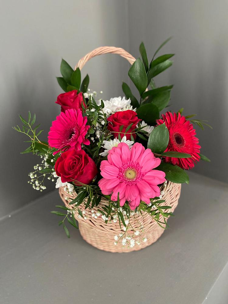 Цветочная композиция из Розы, Хризантемы и Герберы в корзине в Шабурново