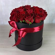 Цветочная композиция из Розы в шляпной коробке в Шабурново
